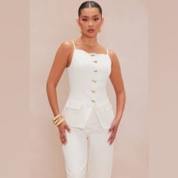 Fashion Nova Cream Linen Buttoned Tank Top - Crop - Picture 5 of 6